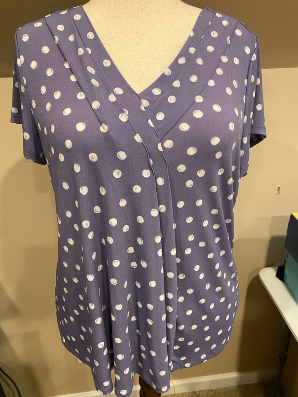 Lane Bryant Lavender Polka Dot V-Neck Short Sleeve Top